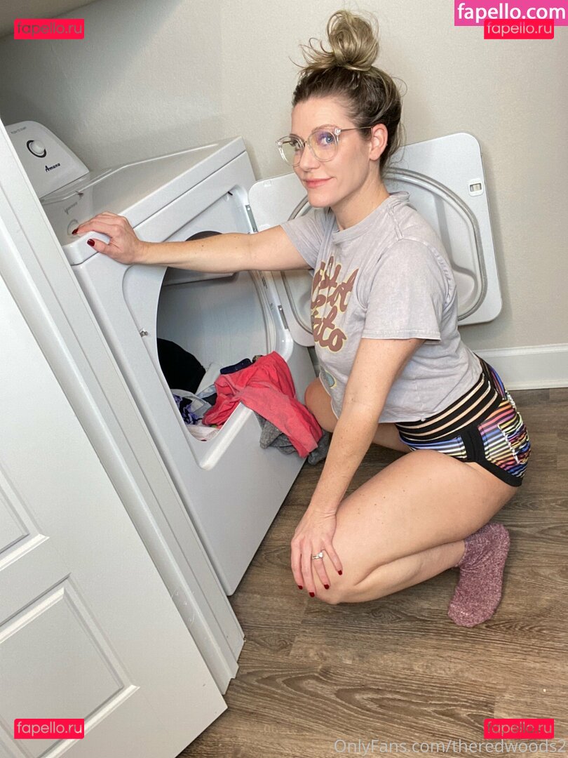 Heidi Redwood / mrsredwood / the.real.mrs.redwood Onlyfans Photo Gallery 