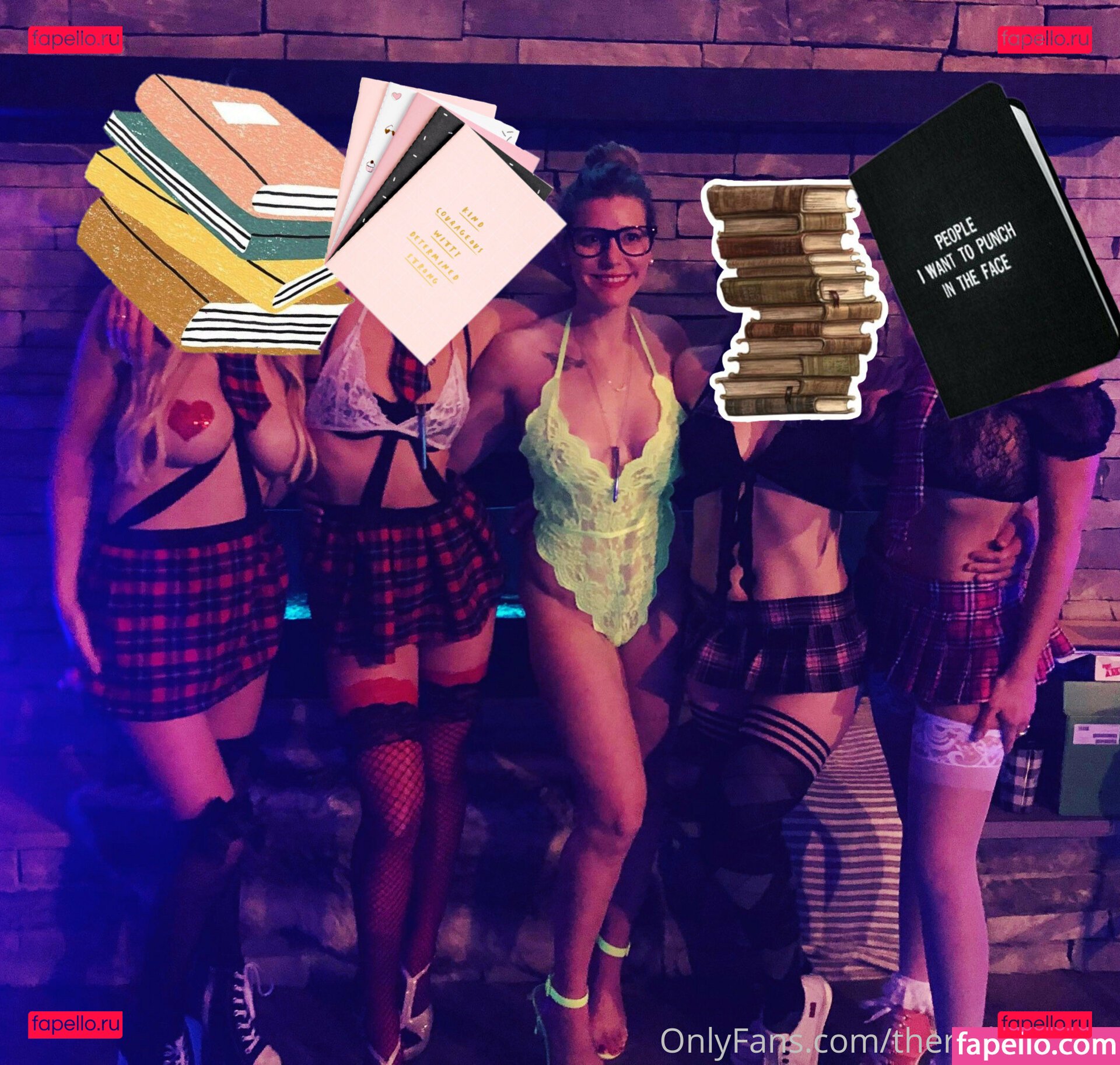 Heidi Redwood / mrsredwood / the.real.mrs.redwood Onlyfans Photo Gallery 