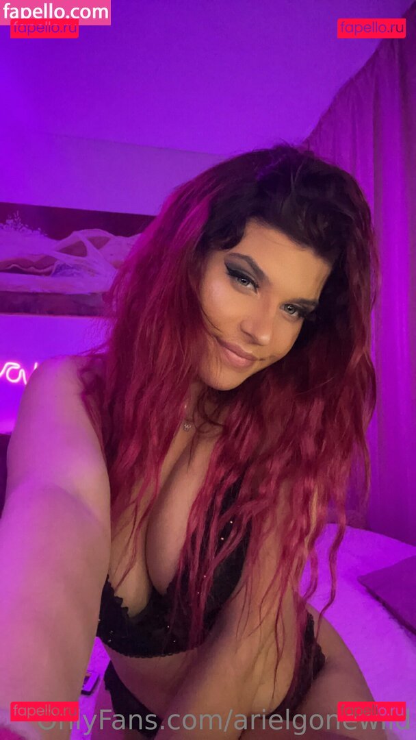 _arielgoeswild_ / arielgonewild Onlyfans Photo Gallery 