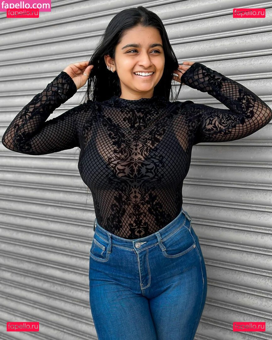 SUHANA KHAN Nude Onlyfans Photo 27