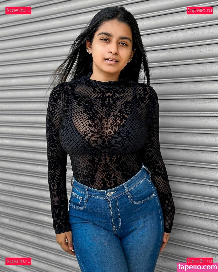 SUHANA KHAN Nude Onlyfans Photo 26