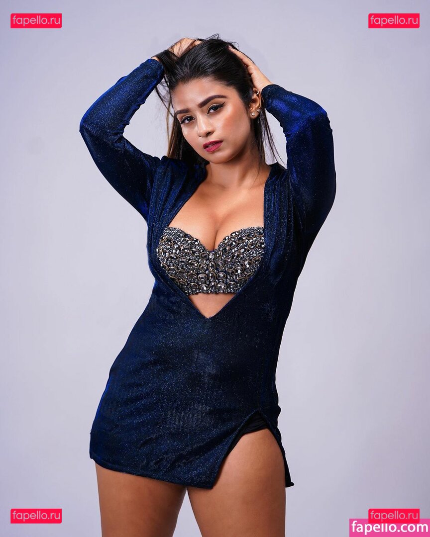 SUHANA KHAN Nude Onlyfans Photo 25