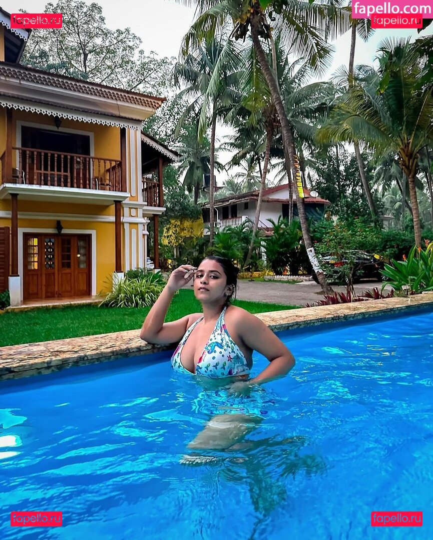 SUHANA KHAN Nude Onlyfans Photo 14