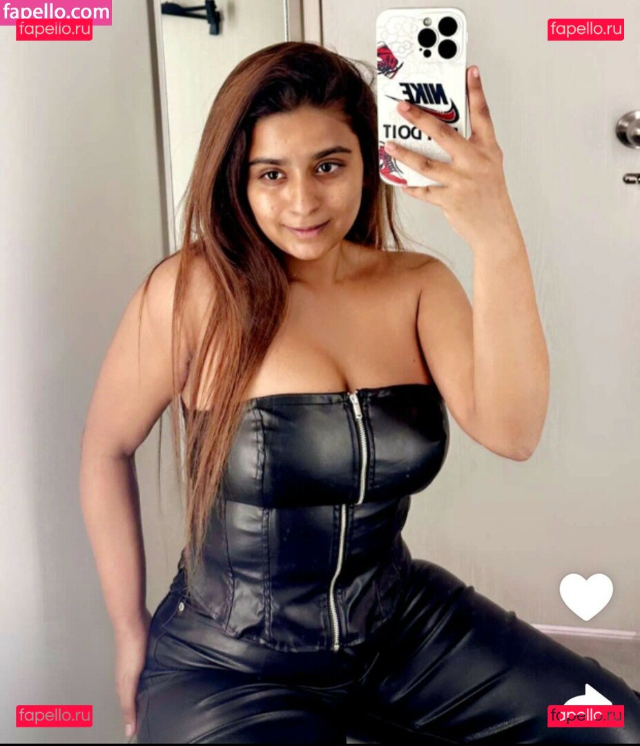SUHANA KHAN Nude Onlyfans Photo 9