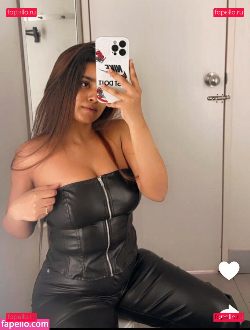 SUHANA KHAN Nude Onlyfans Photo 7