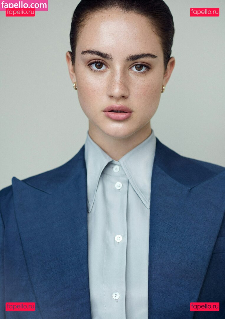 Grace Van Patten Nude Onlyfans Photo 32