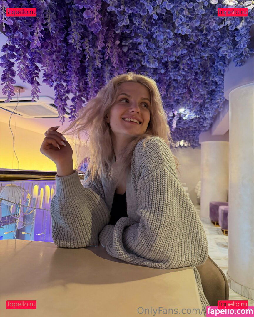 sandra_lux / sandra_lux0 Onlyfans Photo Gallery 