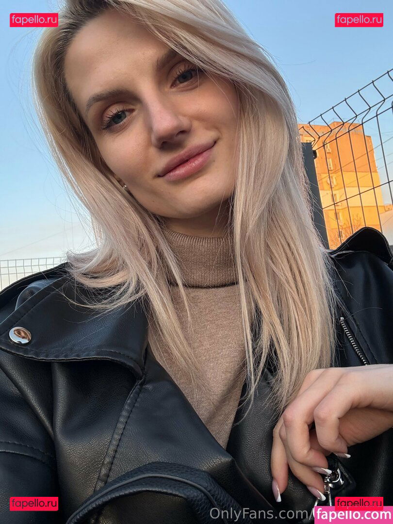 sandra_lux / sandra_lux0 Onlyfans Photo Gallery 