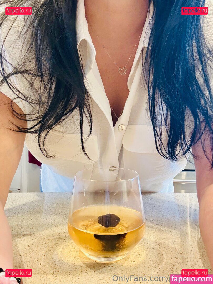 ptitevilaine Onlyfans Photo Gallery 