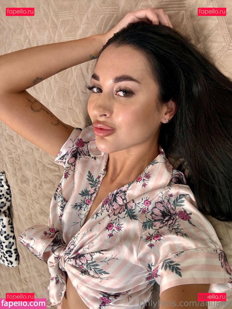 ariiiana / ariiiana.f Onlyfans Photo Gallery 