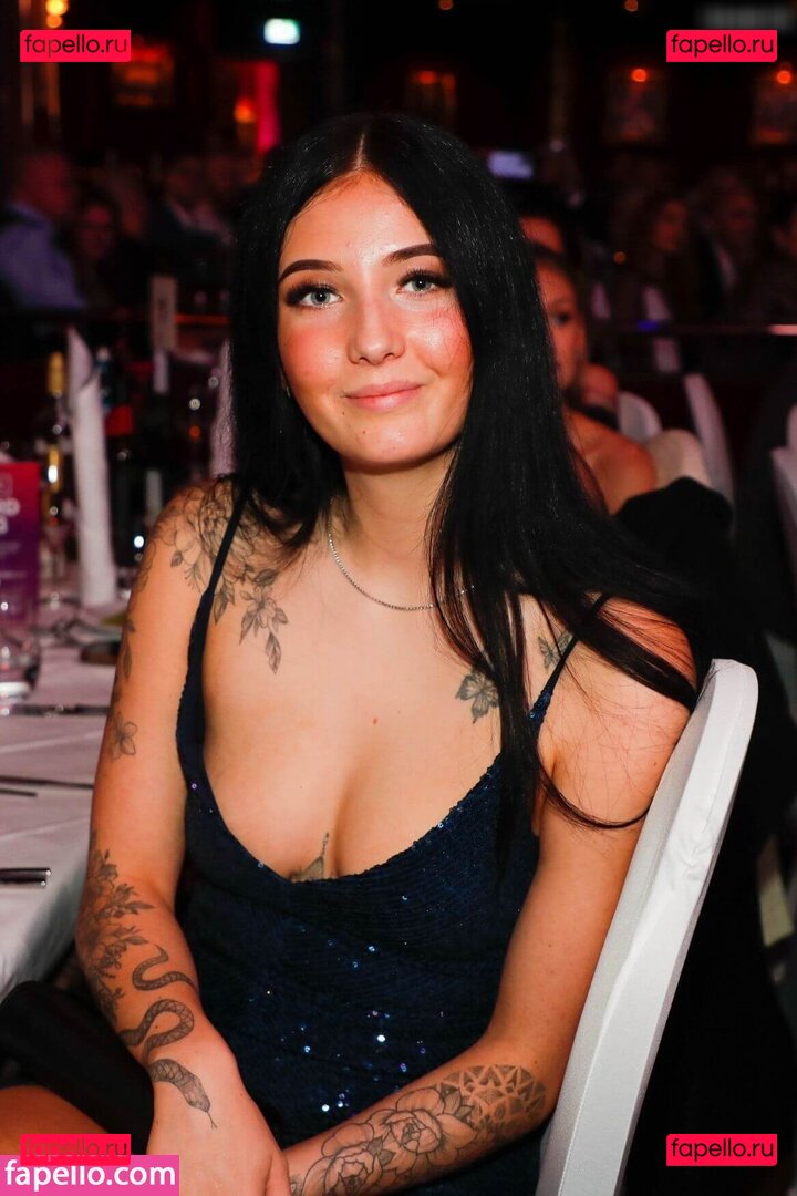 Wer ist das ? / https: / mariamarquez495 / mel_ma0211 Onlyfans Photo Gallery 