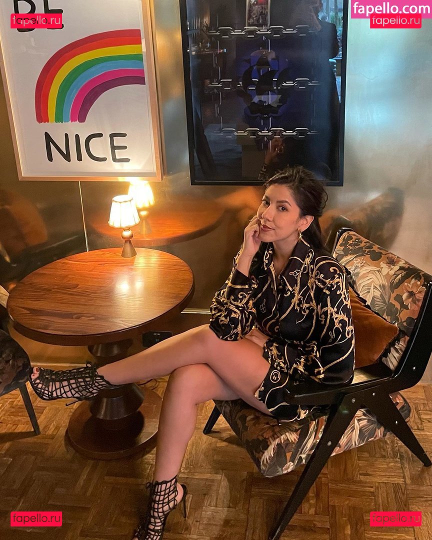 Rosa Diaz / Stephanie Beatriz / bellasramos / iamstephbeatz / stephaniebeatriz Onlyfans Photo Gallery 