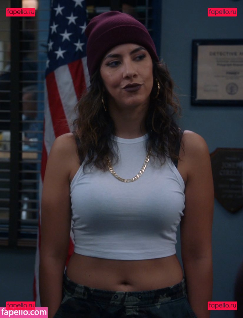Rosa Diaz / Stephanie Beatriz / bellasramos / iamstephbeatz / stephaniebeatriz Onlyfans Photo Gallery 