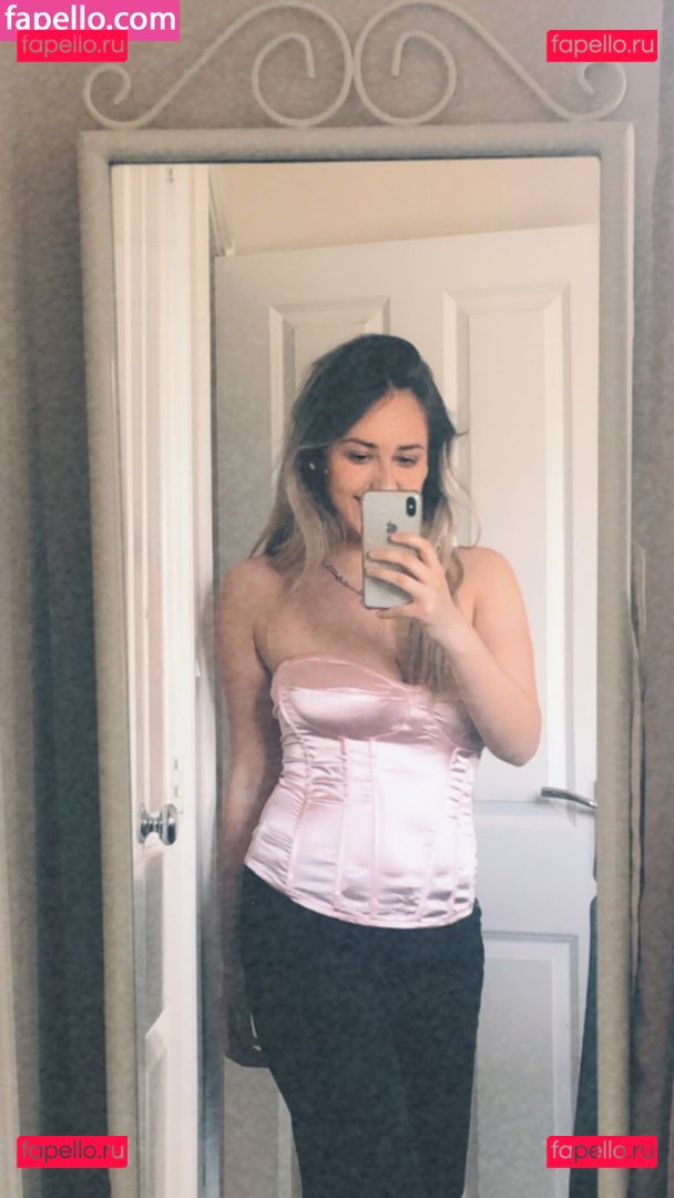 Extramimi / Mia Smith / mimimoonx / mimisounds Onlyfans Photo Gallery 