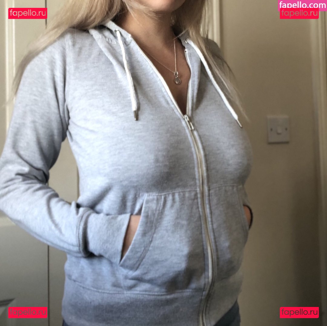 Extramimi / Mia Smith / mimimoonx / mimisounds Onlyfans Photo Gallery 