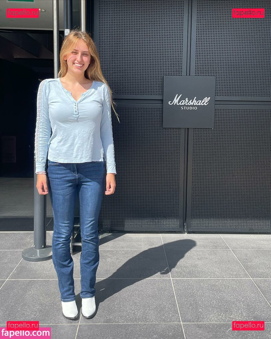 Extramimi / Mia Smith / mimimoonx / mimisounds Onlyfans Photo Gallery 