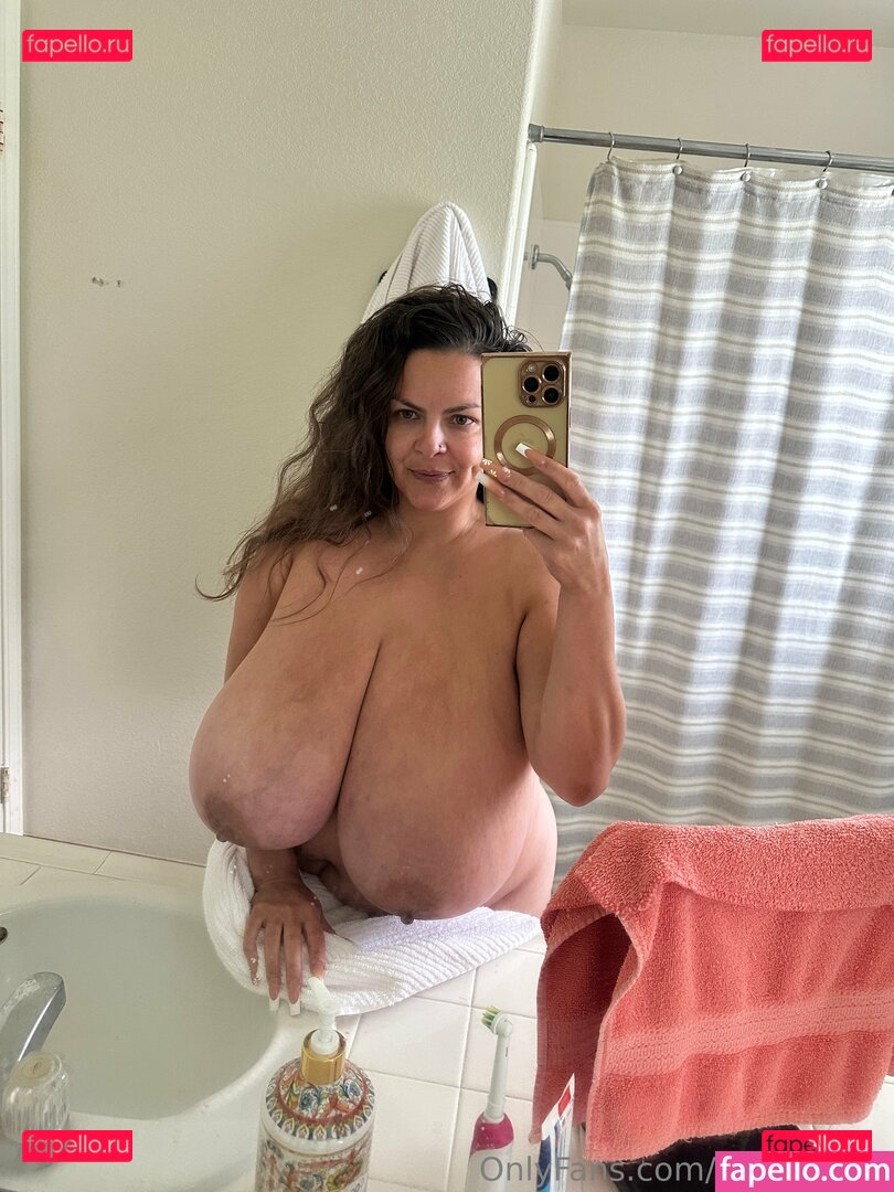 1alauragrey / alauragrey Onlyfans Photo Gallery 