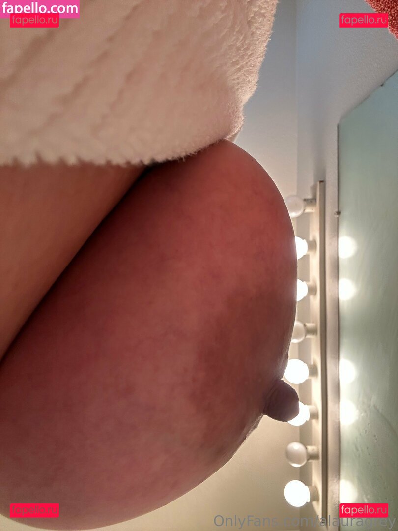 1alauragrey / alauragrey Onlyfans Photo Gallery 