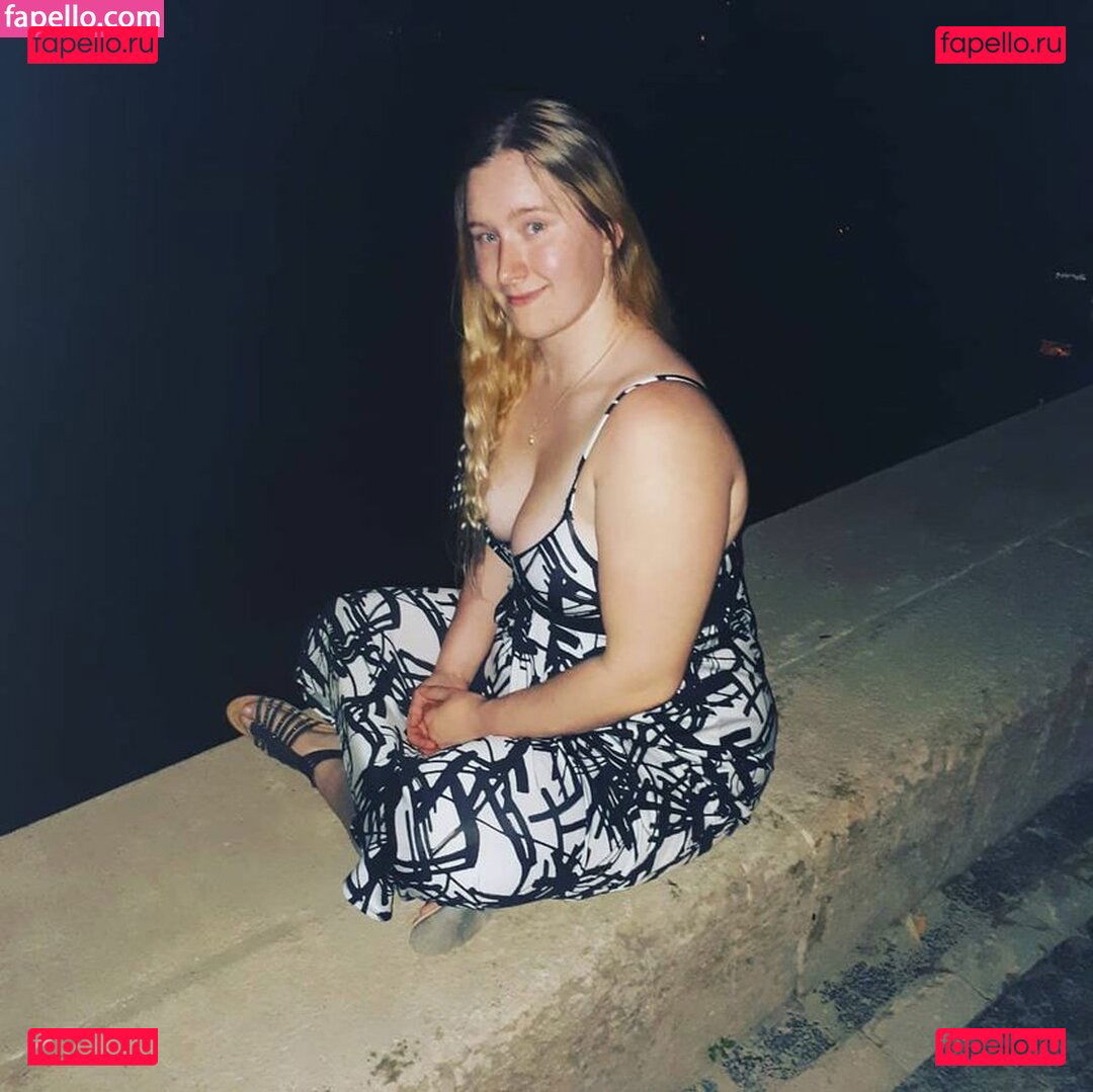 Sierra Pine / https: / sierra.x.pine Onlyfans Photo Gallery 