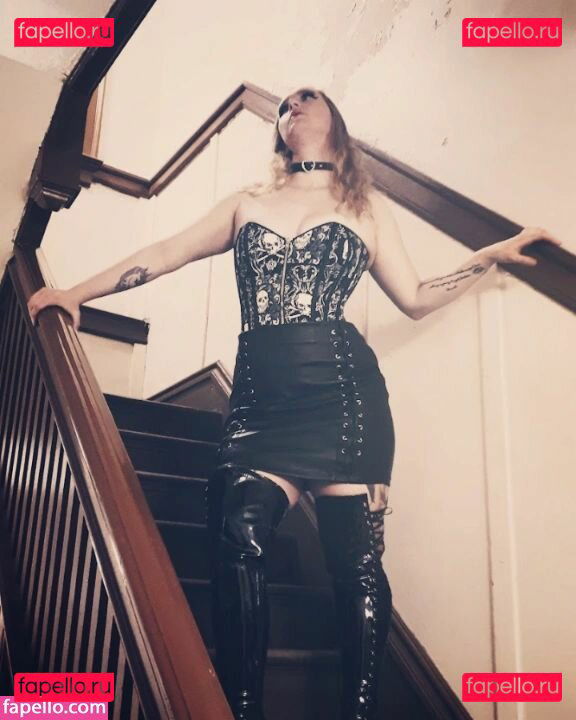 Sierra Pine / https: / sierra.x.pine Onlyfans Photo Gallery 