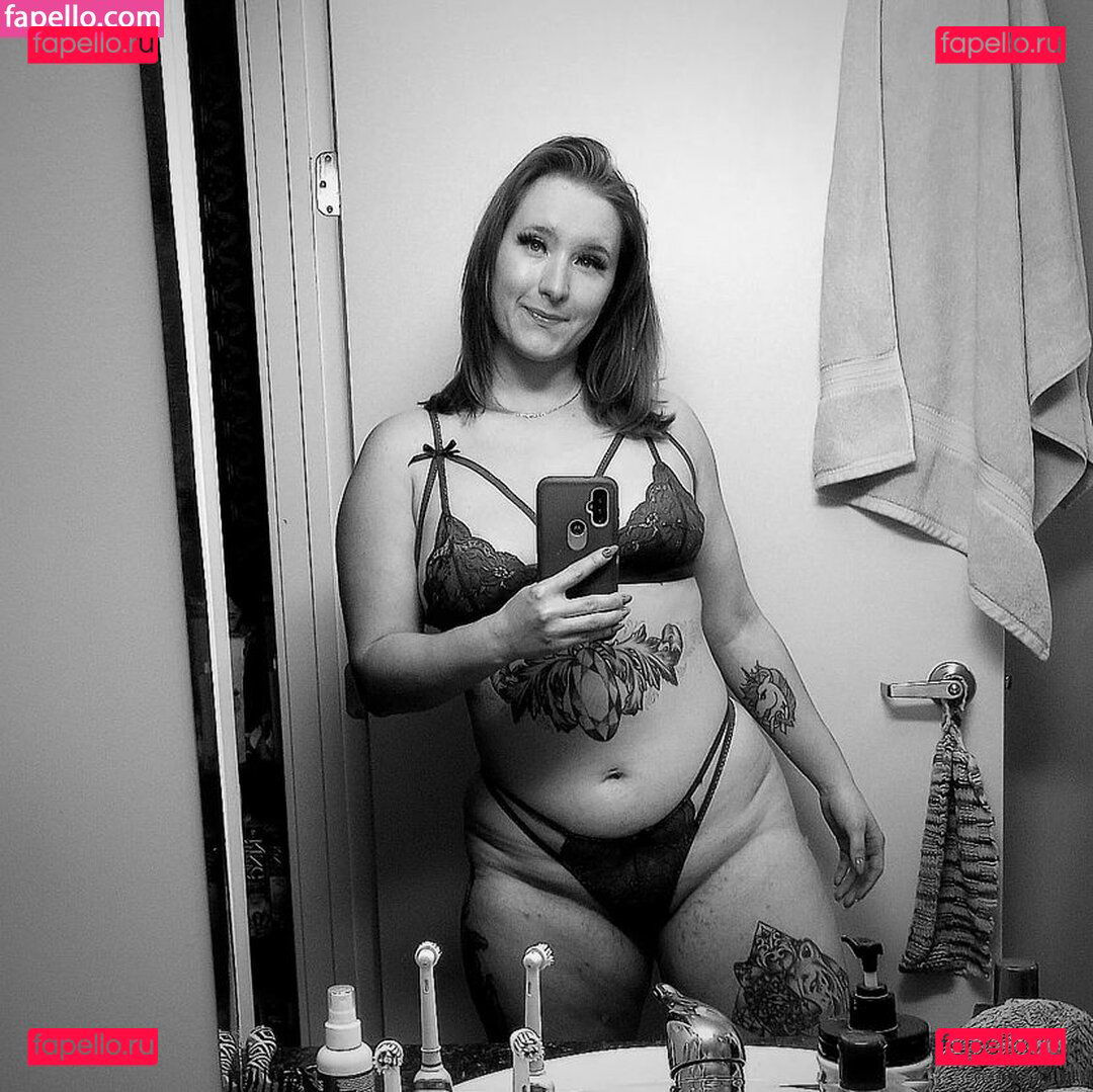 Sierra Pine / https: / sierra.x.pine Onlyfans Photo Gallery 