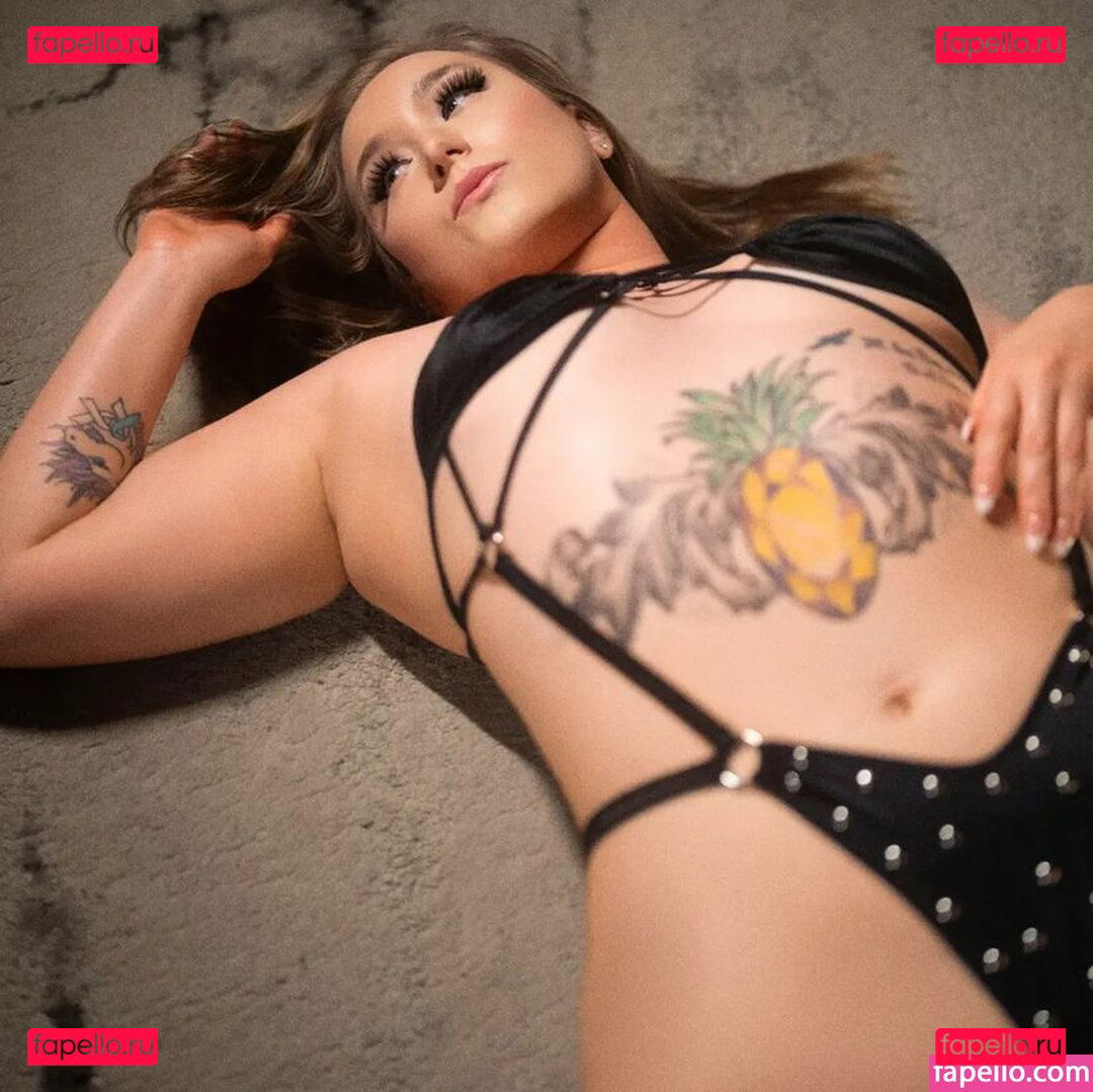 Sierra Pine / https: / sierra.x.pine Onlyfans Photo Gallery 