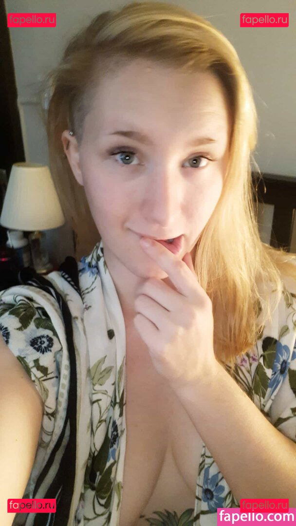 Sierra Pine / https: / sierra.x.pine Onlyfans Photo Gallery 