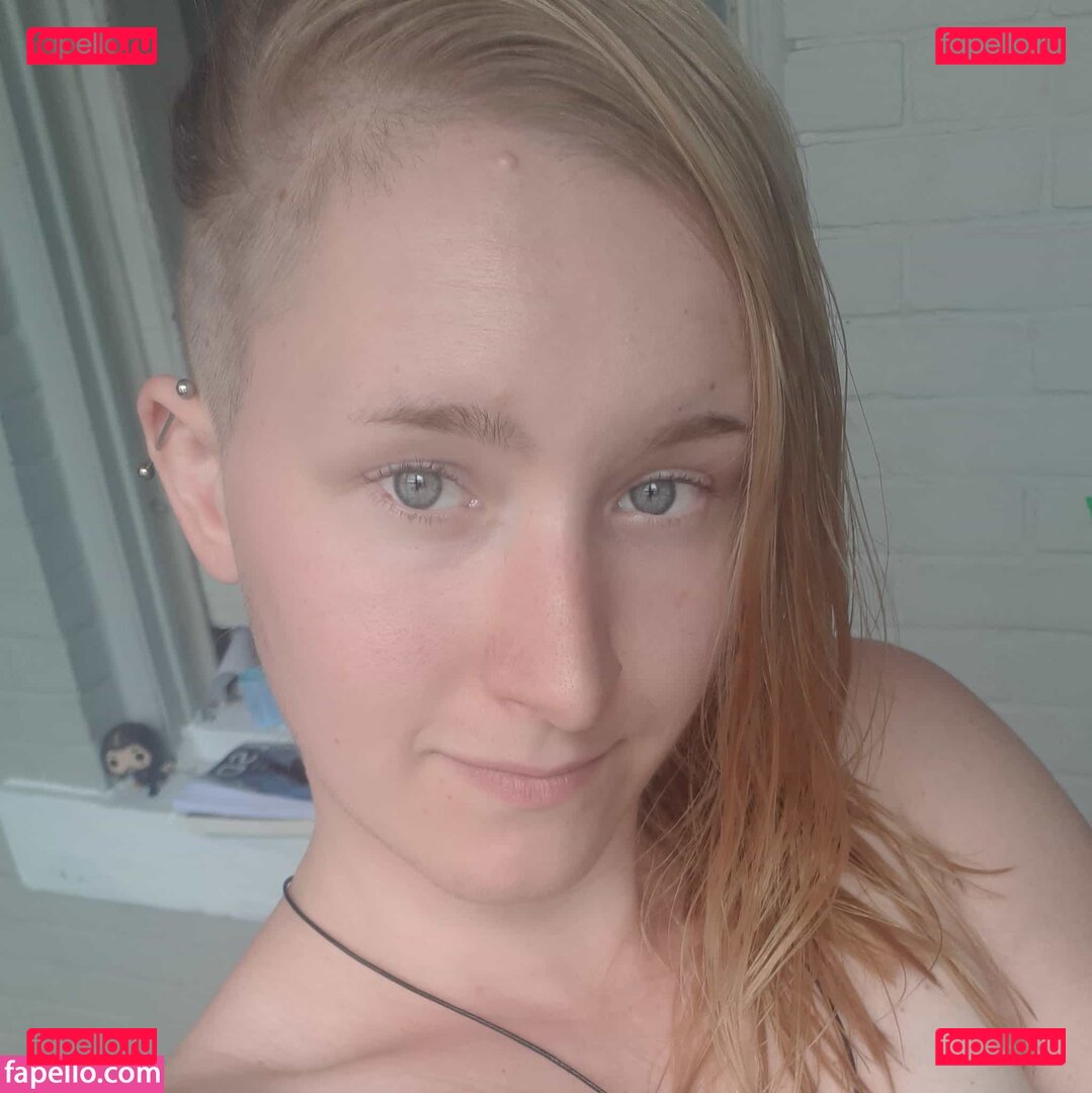 Sierra Pine / https: / sierra.x.pine Onlyfans Photo Gallery 