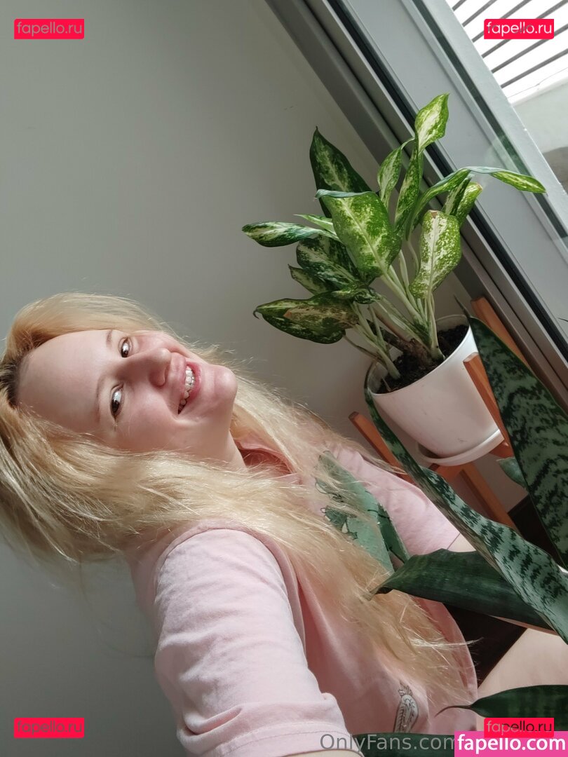 your_d0ve / yourdove Onlyfans Photo Gallery 