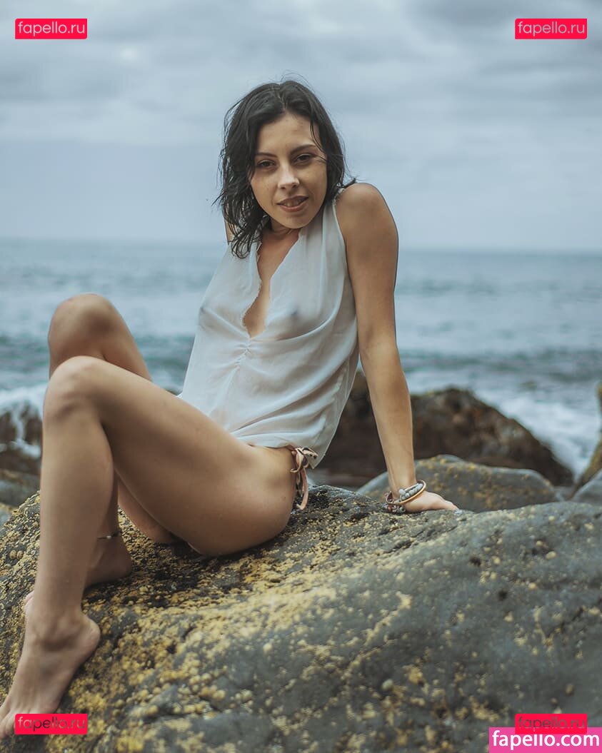 Zoe Phillips / lilmisszoe / zoephillips_xxo