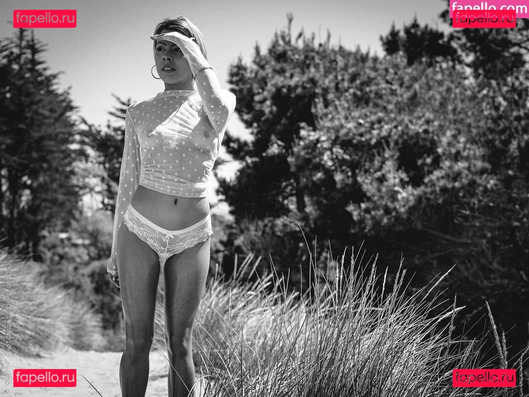 Zoe Phillips / lilmisszoe / zoephillips_xxo Onlyfans Photo Gallery 