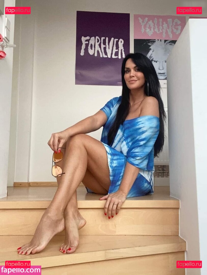 Martina Reuter / TVFashionexpertin / martinasdreamfeet / reuter_martina_official Onlyfans Photo Gallery 