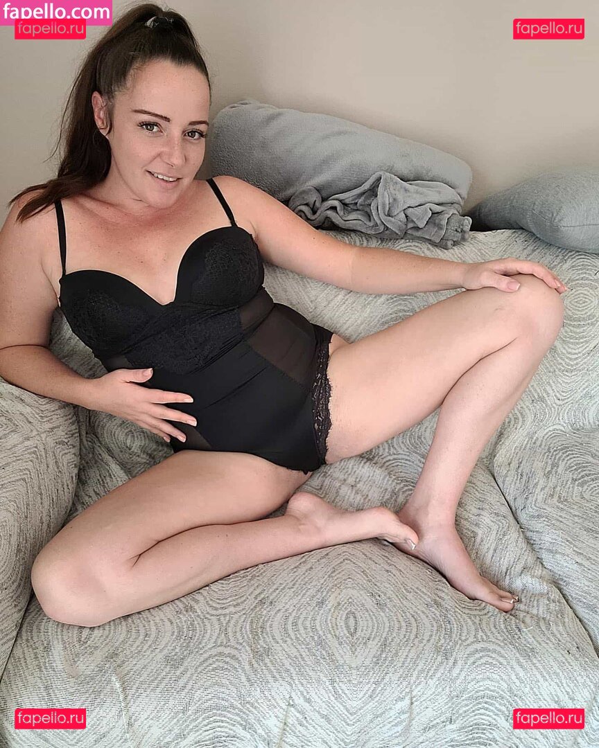Mrs Nicole Nude Onlyfans Photo 37