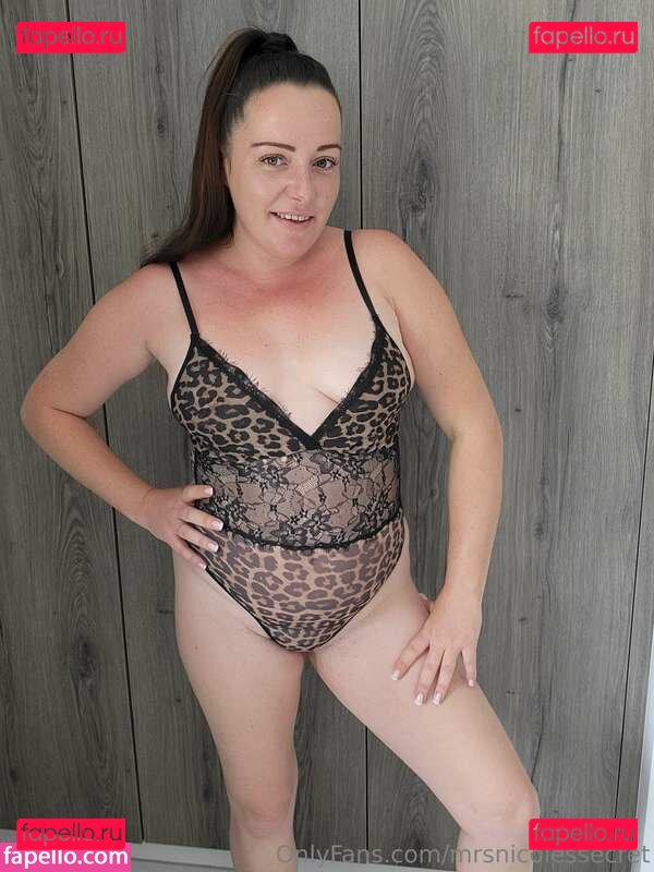 Mrs Nicole Nude Onlyfans Photo 19