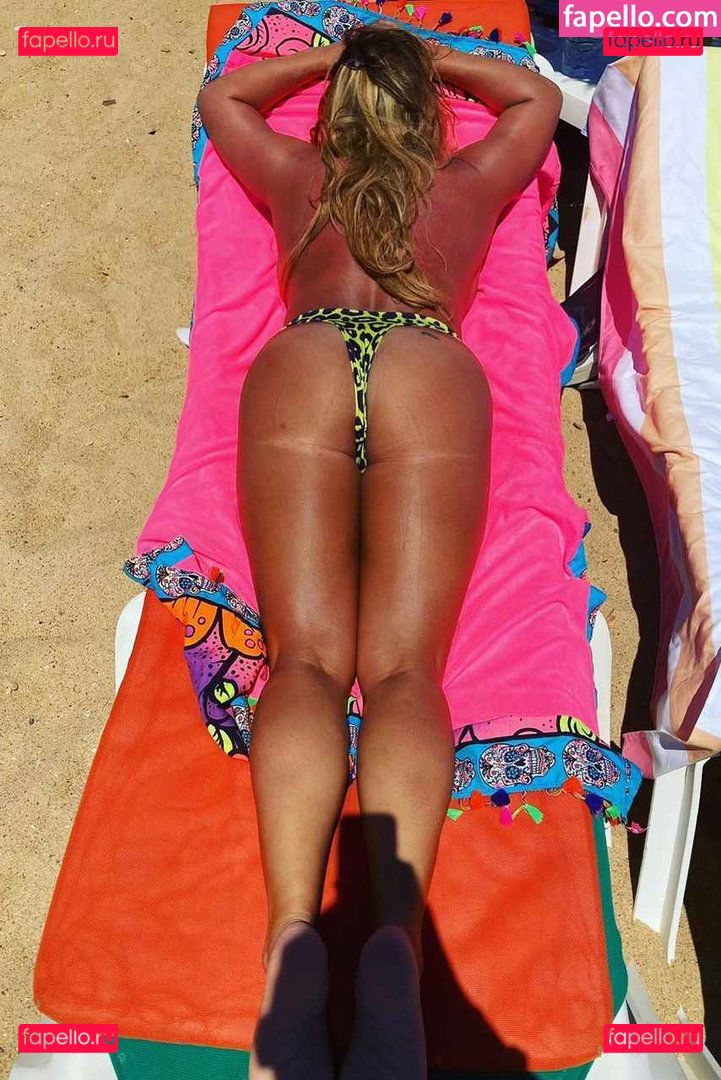 Danielle Nicholls / danni_nicholls / louddanielle Onlyfans Photo Gallery 