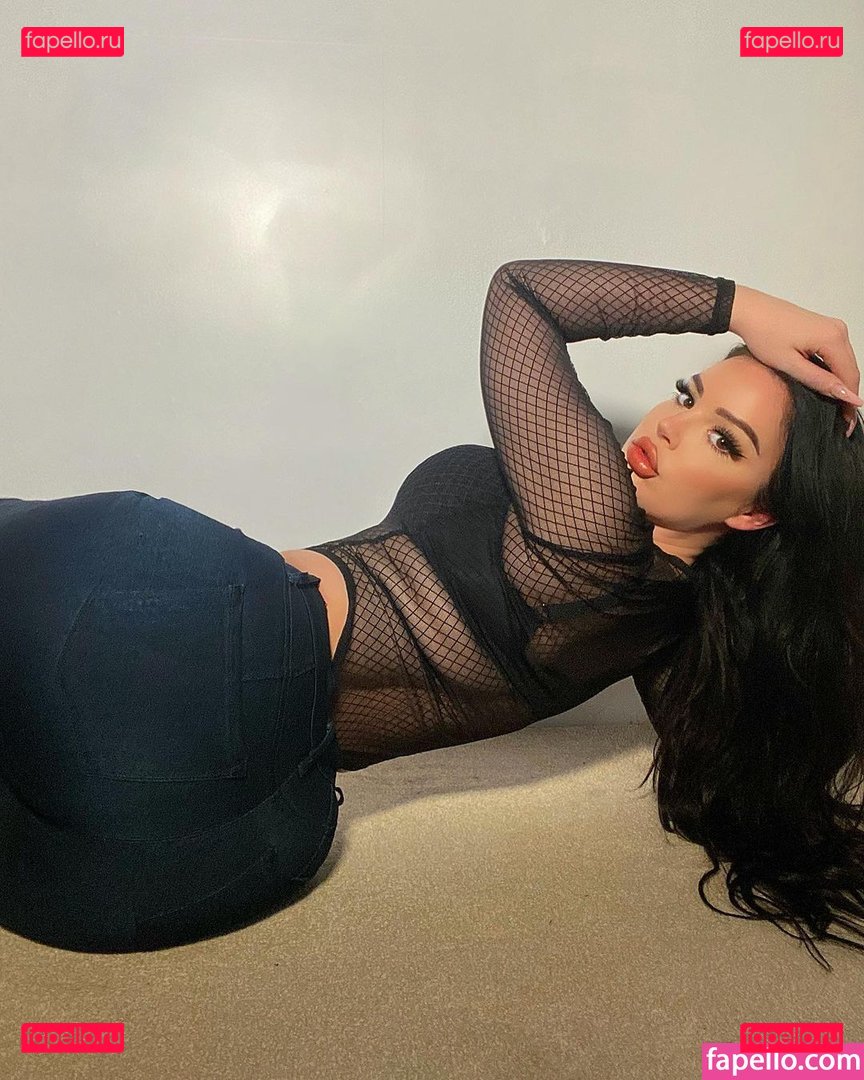 Elizabeth Georgina / elizabethgeorga / elizabethxgx Onlyfans Photo Gallery 
