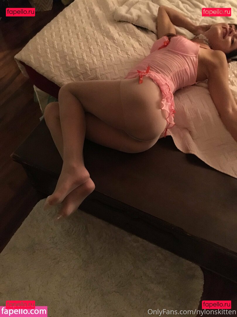 Nylonskitten / kittenlovesnylons Onlyfans Photo Gallery 