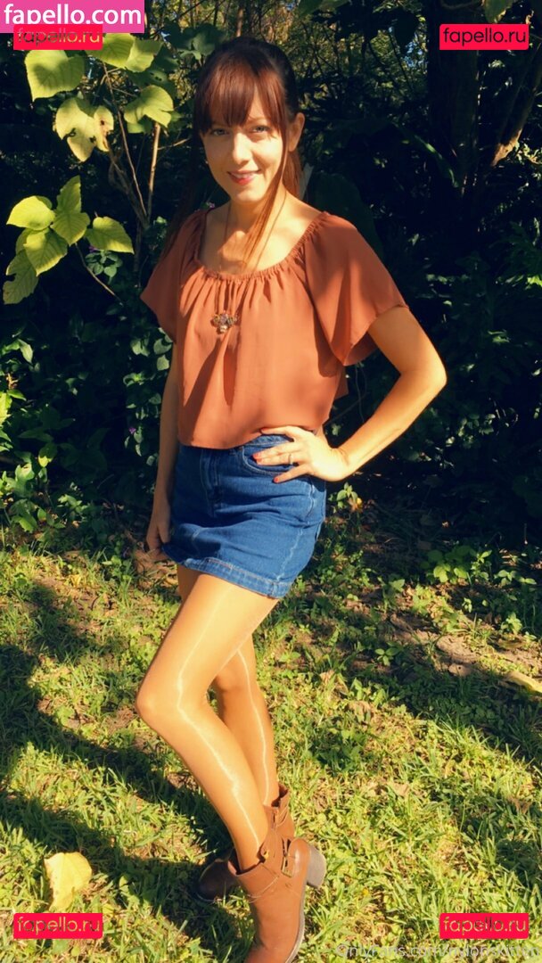 Nylonskitten / kittenlovesnylons Onlyfans Photo Gallery 