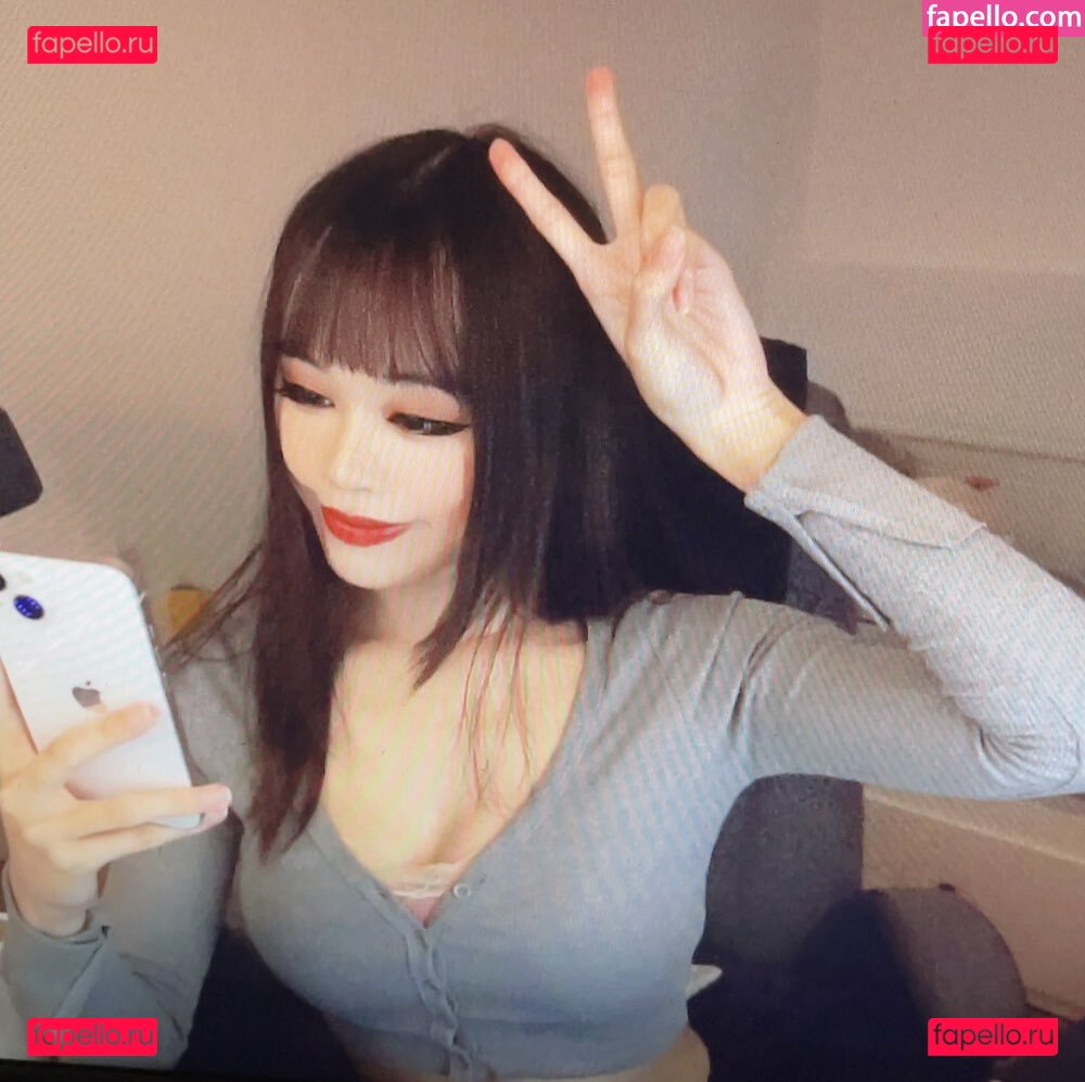 Saiiren Nude Onlyfans Photo 9