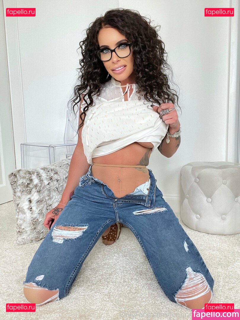 Jennifer Thomson Nude Onlyfans Photo 9