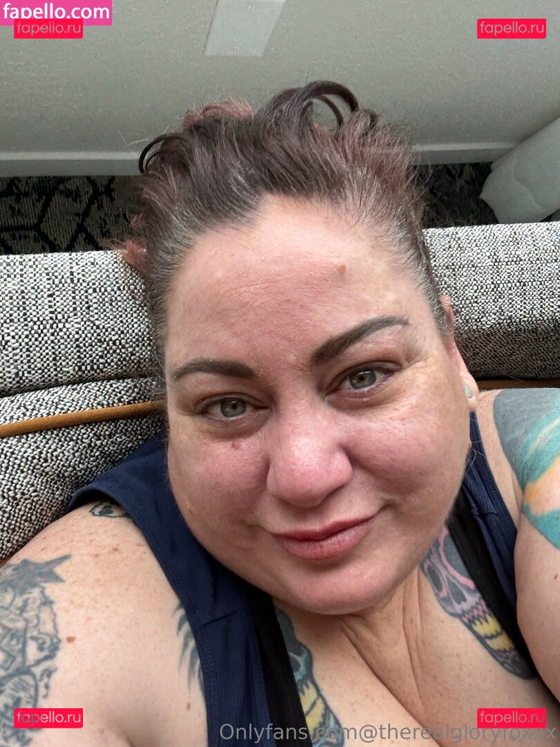 gloryalfonzov / therealgloryfoxxx Onlyfans Photo Gallery 