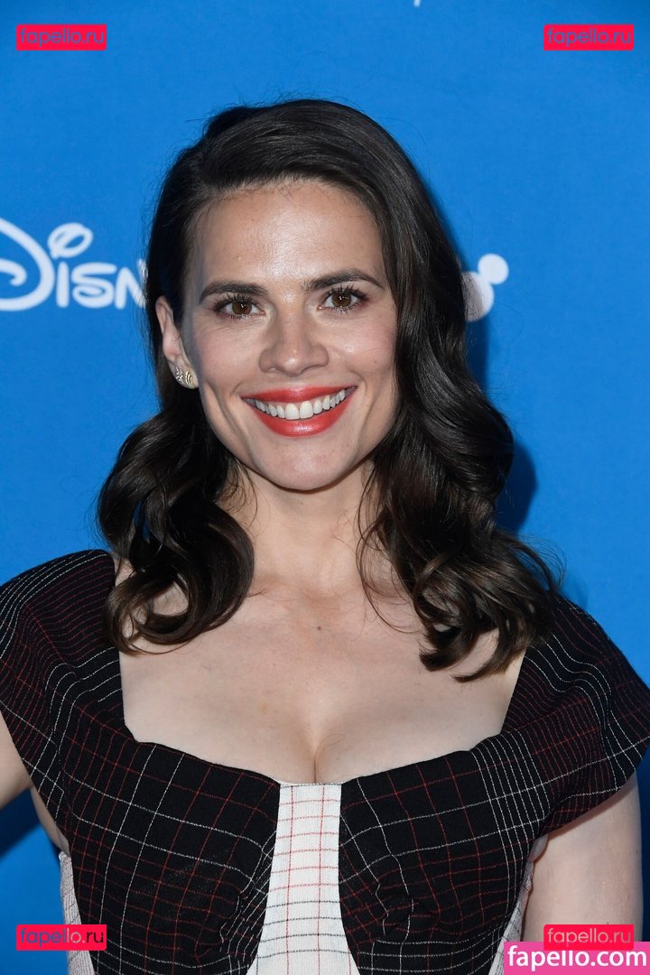 Hayley Atwell / wellhayley Onlyfans Photo Gallery 