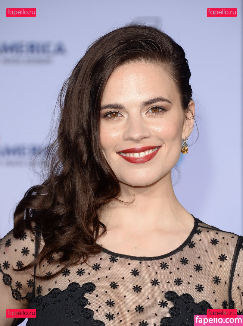 Hayley Atwell / wellhayley Onlyfans Photo Gallery 