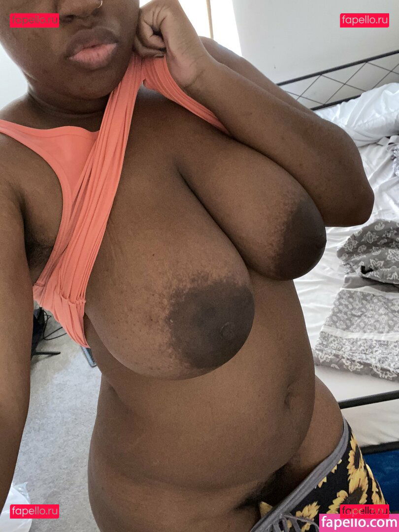 Bubbles_2696 / Ububbles / bubblesfree26 / bubblestpb Onlyfans Photo Gallery 