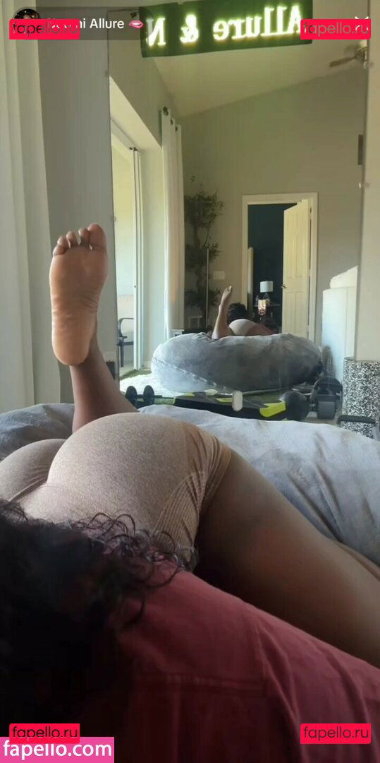 Naomi Allure / itsbarbi3 / naomi.allure / naomihendrixxx Onlyfans Photo Gallery 