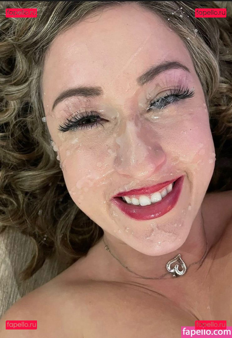 Momdd98 / https: / momdd1998 Onlyfans Photo Gallery 