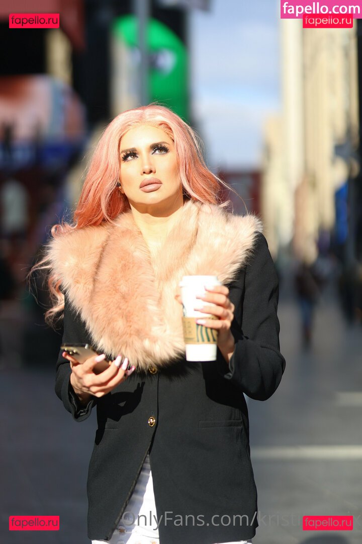 kristilacroix / kristilacroixoxo Onlyfans Photo Gallery 