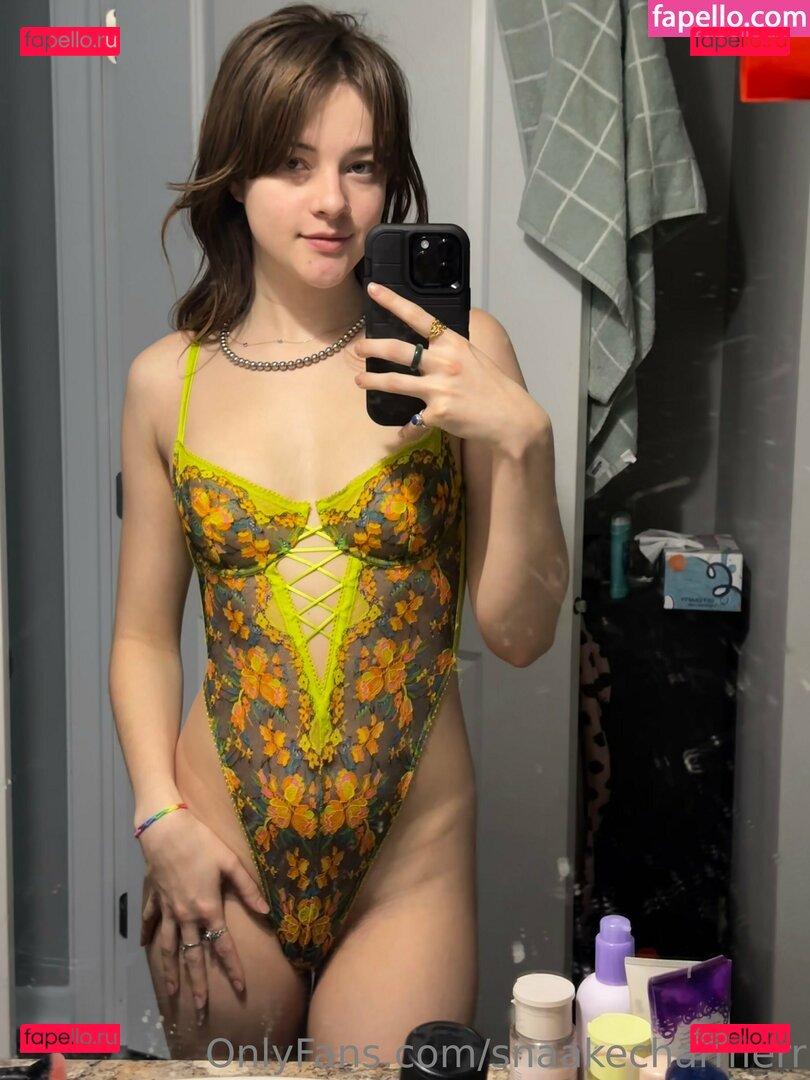 riley_w02 / snaakecharmerr / snaeckers Onlyfans Photo Gallery 