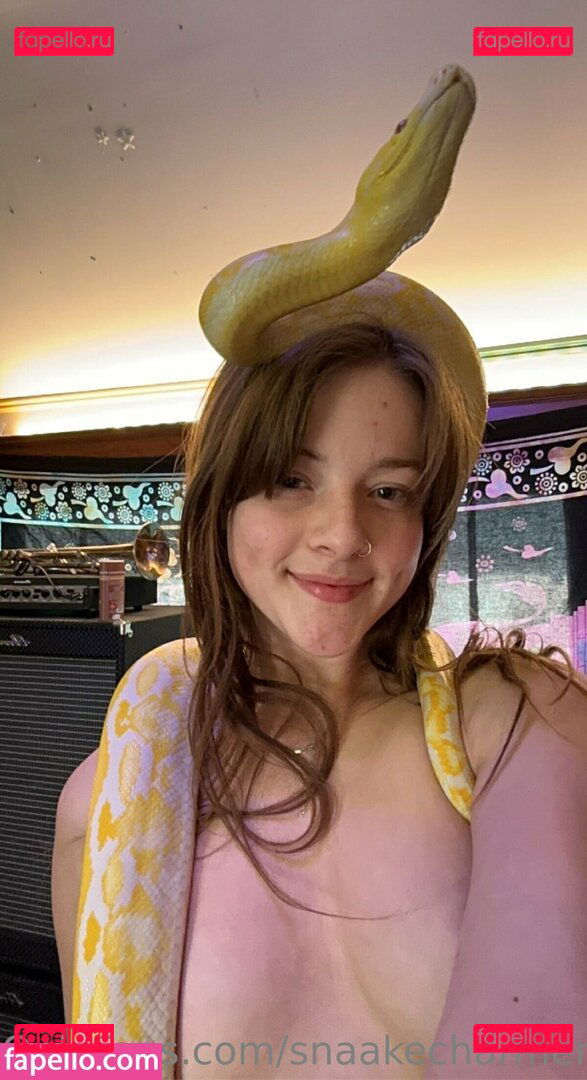 riley_w02 / snaakecharmerr / snaeckers Onlyfans Photo Gallery 