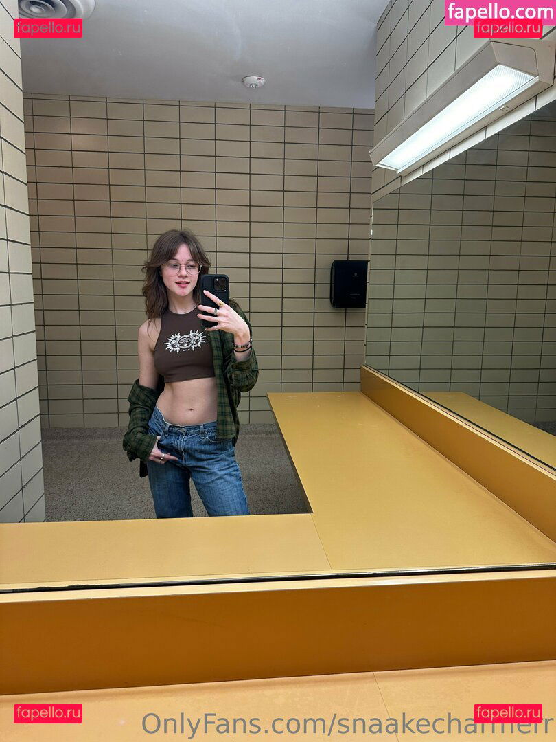 riley_w02 / snaakecharmerr / snaeckers Onlyfans Photo Gallery 